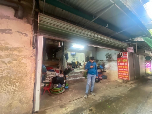 Nhà nhỏ có võ 43m2 nằm trong trung tâm chợ dân sinh nhộn nhịp của Nghĩa Tân !