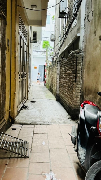 BÁN NHÀ CỰC ĐẸP - GIÁ QUÁ TUYỆT VỜI -35m-2 TRẦN CUNG - NGÕ RỘNG - 50M RA Ô TÔ - VỀ Ở LUÔN...!