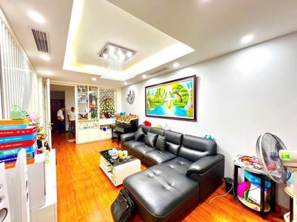 Bán nhà phố Nguyễn Khánh Toàn gần phố ngõ thông kinh doanh 55m² x 5 tầng 14 tỷ