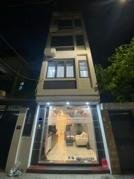 BÁN NHÀ LÔ GÓC - KIM MÃ - 3 THOÁNG - NHÀ PHÂN LÔ - MẶT TIỀN RỘNG - HÀNG BAY NHANH.