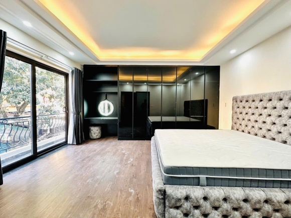 GIÁ SỐC! NHÀ PHỐ HOÀNG MAI, 5 TẦNG, MT 6M, 1 NHÀ RA PHỐ, KINH DOANH – CHỈ 7.35 TỶ!