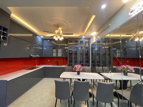 BÁN GẤP, HẠ CHÀO 550TR, CÒN 7.35 TỶ NHÀ PHỐ HOÀNG MAI, 5 TẦNG, Ở VÀ KINH DOANH, SÁT PHỐ 