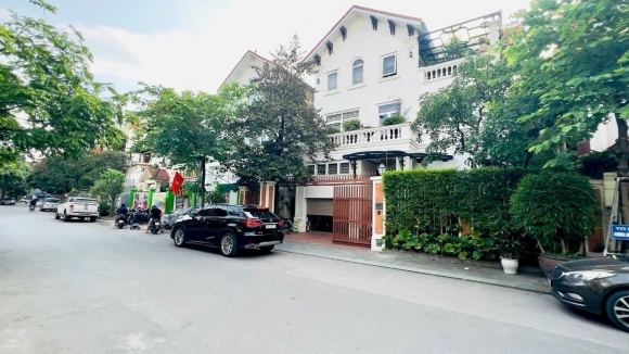 Chú Hiền nhờ bán nhà riêng phố Trương Định, ô tô vào nhà, 5 tầng kiên cố, 54m, giá 7.5 tỷ TL 0886962299